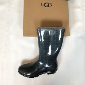 *NWT* Ugg Shaye Black Sheepskin Footbed in Women